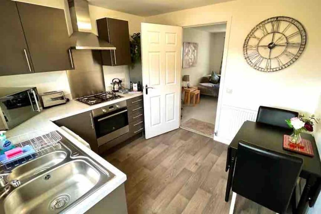Loch Leven Getaway - 2 Bed House Apartment Kinross Exterior photo